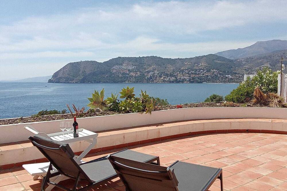 Apartamento entero, 3 cama aparte 300m de la playa in La Herradura, Almuñecar