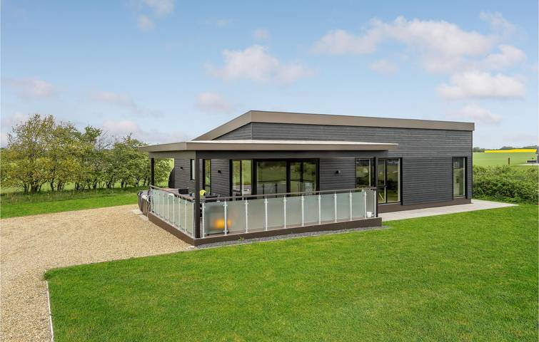 Ferienhaus für 9 Personen, mit Terrasse und Garten sowie Sauna in Hostrup Strand