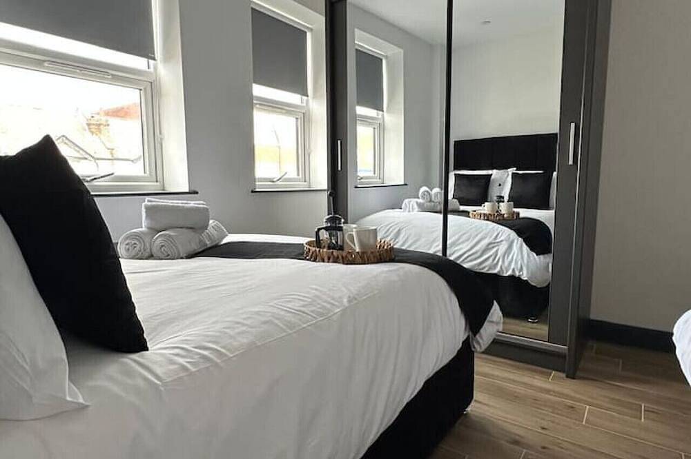 Hel leilighet, Modern Newly Renovated flat - Elstree & Borehamwood Railway Station in Elstree and Borehamwood, Hertfordshire