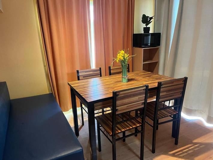 Camping für 4 Personen, mit Terrasse und Pool