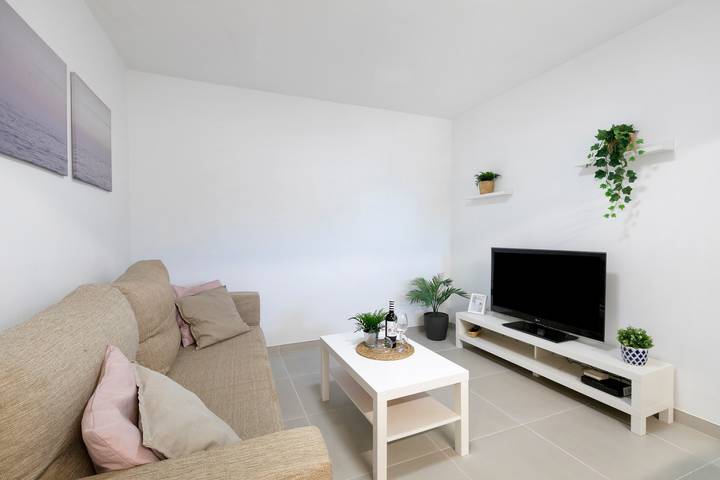 Location de vacances pour 3 personnes, avec bassin pour enfant et jardin à Callao Salvaje - 2