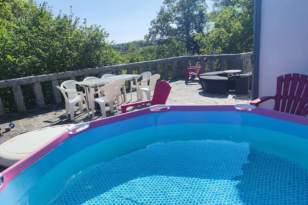 Tree oasis .canopy terrace in Huelgoat, Châteaulin region