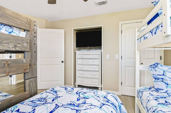 Vacation rental for 11 people, with yard and hot tub in Crystal Beach TX (US)