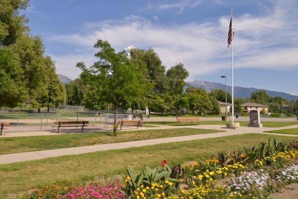 💸💸 Special $ 🌄Tolle Lage mit privatem Whirlpool + Spielepark🌈 in Midvale (UT), Salt Lake County (UT)