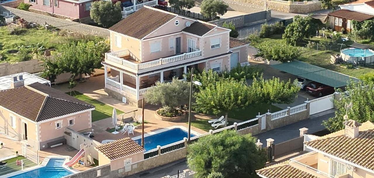 Villa Loli, Chalet con piscina, cerca de la playa y la ciudad in Castellón de la Plana, Costa del Azahar