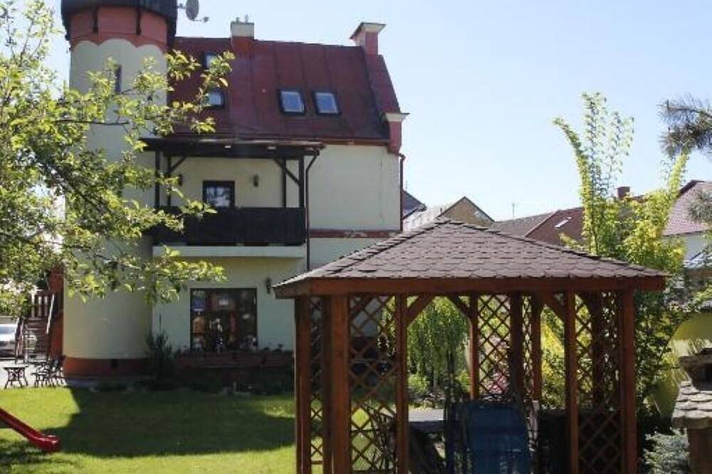 Ganze Wohnung, Apartments Zámoček Staré časy : Superior Two-Bedroom Apartment with Balcony in Deutschendorf, Low Tatras