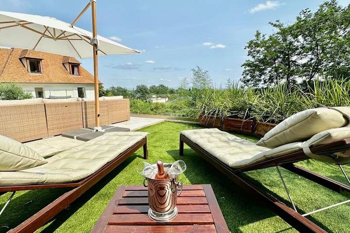 Location de vacances pour 8 personnes, avec terrasse et jardin ainsi que piscine et vue à Le Plessis-Robinson - 4