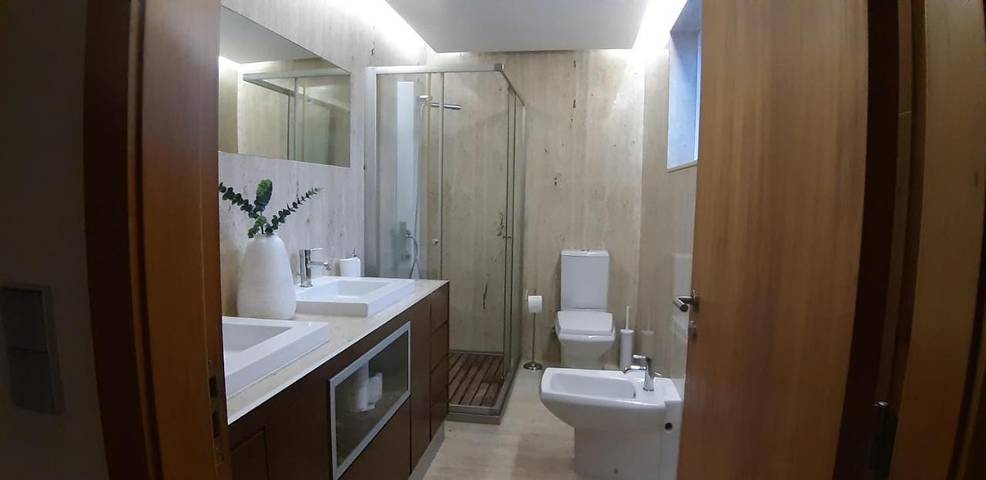 Gîte pour 2 personnes, avec piscine ainsi que vue et jardin dans Fão - 4