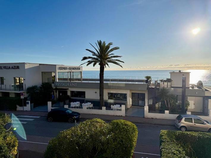 Gîte pour 2 personnes, avec vue et terrasse dans Plage de la Pierre au Tambour - 2