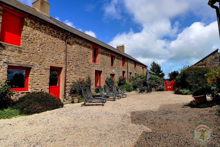 Gîte pour 5 personnes, avec jardin à Saint-Coulomb - 4