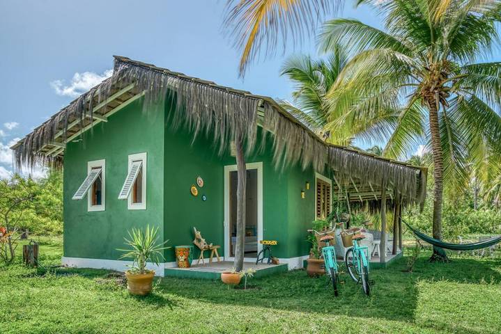 Casas e apartamentos de temporada para 3 pessoas, com piscina e vista e ainda jardim, com animais de estimação em Porto de Pedras