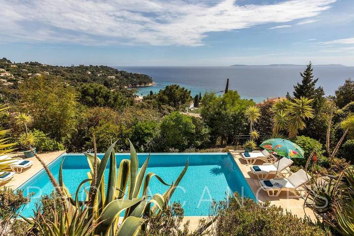 Villa mit Panoramablick auf das Mittelmeer in Rayol Canadel in Rayol-Canadel-sur-Mer, Parc national Port-Cros