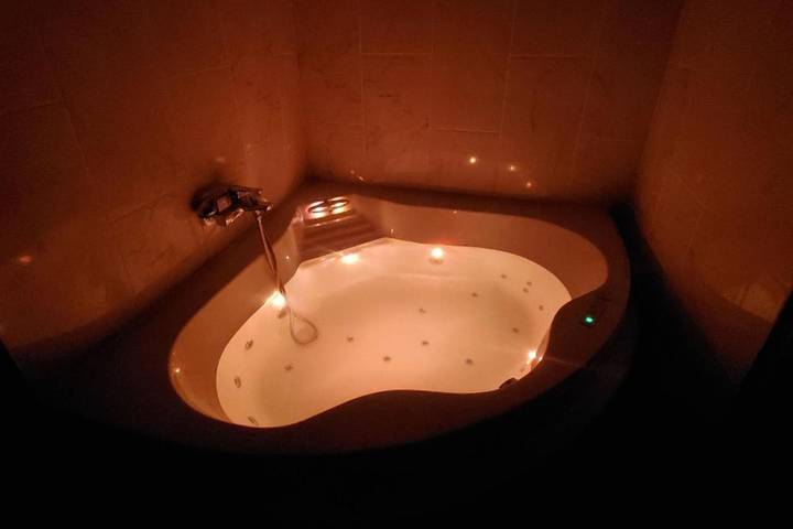 Gîte pour 2 personnes, avec jacuzzi à Mâcon - 3