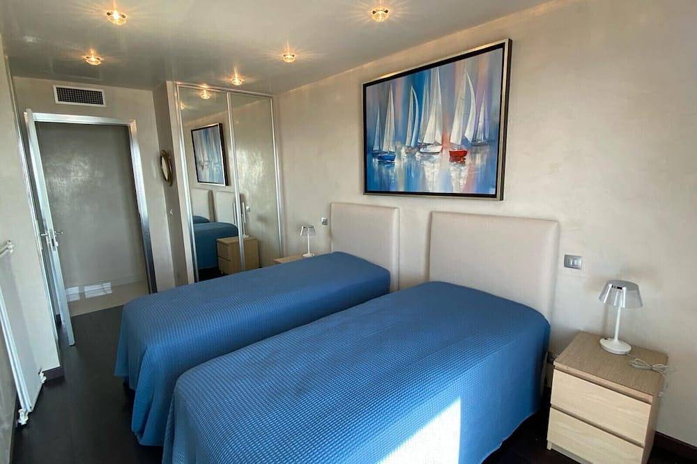 Ref Maison Bleu in Villefranche-sur-Mer, Côte méditerranéenne (France)