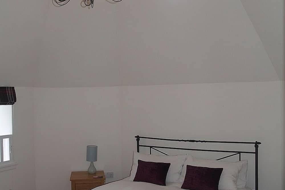Entire apartment, The Best View Of Loch Ness in Fort Augustus, Highlands