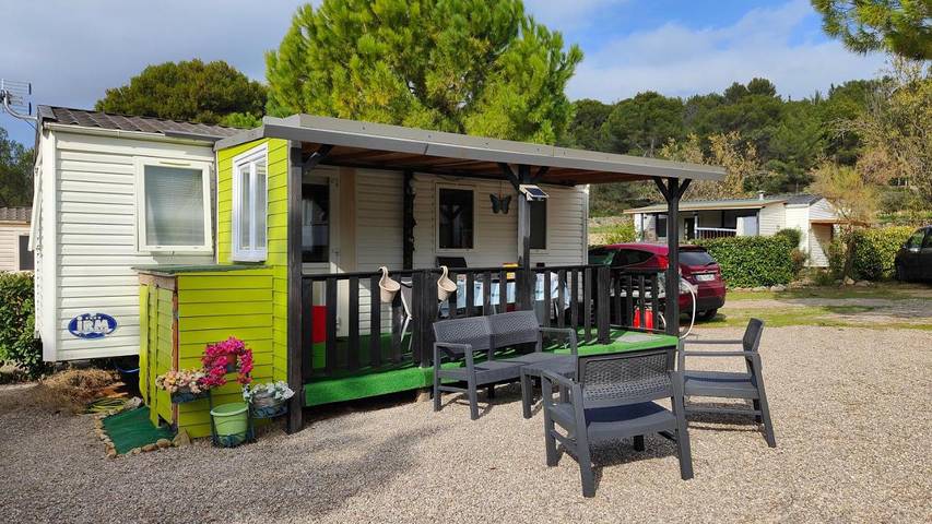 Camping pour 4 personnes, avec Terrasse et Jardin ainsi que Piscine et Vue