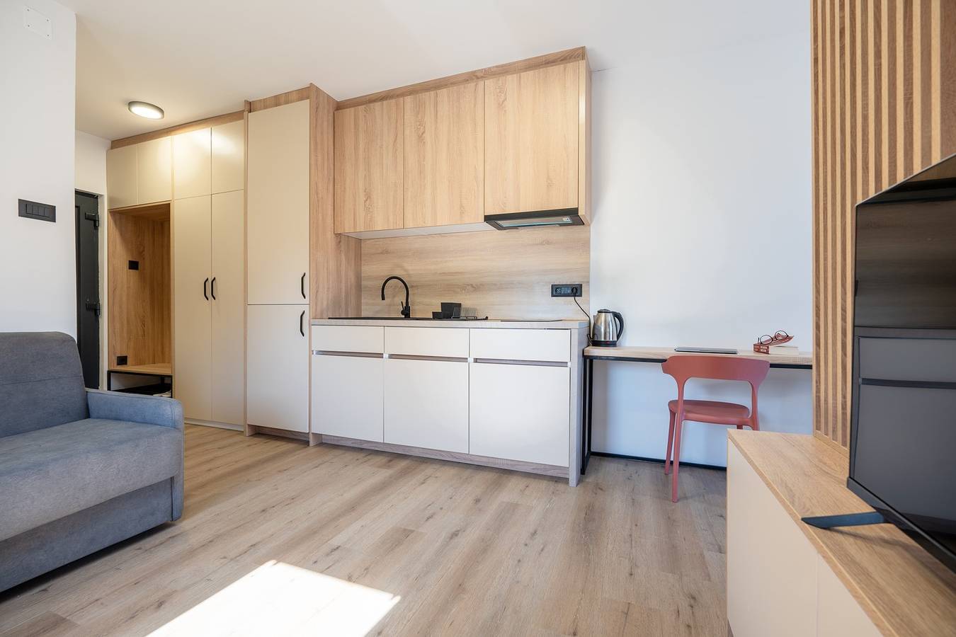 Ganze Wohnung, Bright & Airy Studio with Balcony in Orebic, Dubrovnik-Neretva