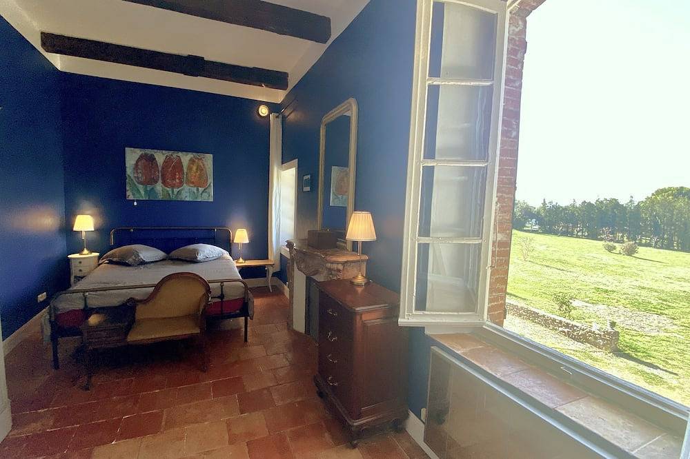 Jolie Maison de Campagne Avec Grande Piscine et Terrain de Tennis in Cruzy, Canal du Midi