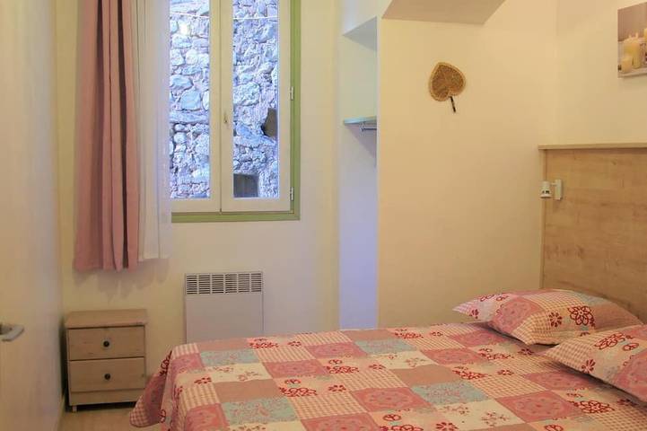 Gîte pour 4 personnes, avec jardin à Castellane - 4