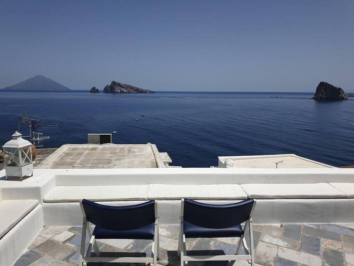 Casa vacanza per 10 persone, con Balcone e Idromassaggio nonché Terrazza e Giardino in Panarea