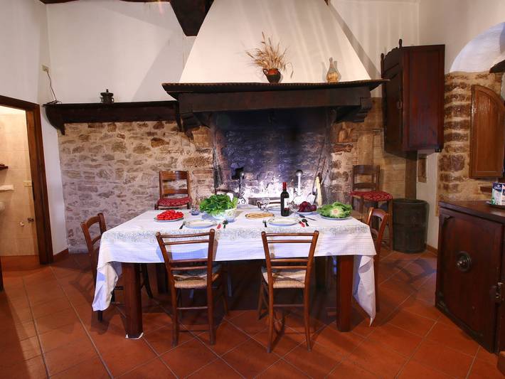 Schloss für 4 Personen, mit Garten und Pool in Umbrien - 3