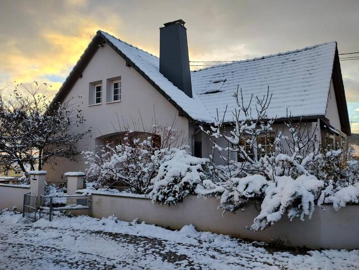 Appartement de vacances pour 4 personnes, avec jardin ainsi que piscine et vue