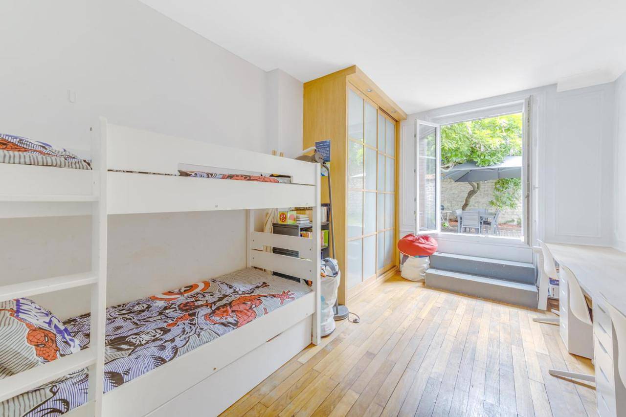 Appartement entier, New&Spacious flat with private garden in Saint-Mandé, Val-de-Marne