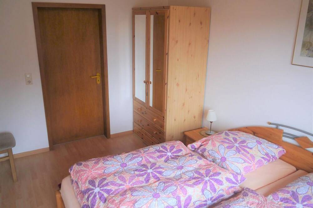 Geheel appartement, 4-Bett-Ferienwohnung Peter - Vulkaneifel-Ferienwohnungen am Felsenpfad in Gerolstein, Vulkaan-Eifel