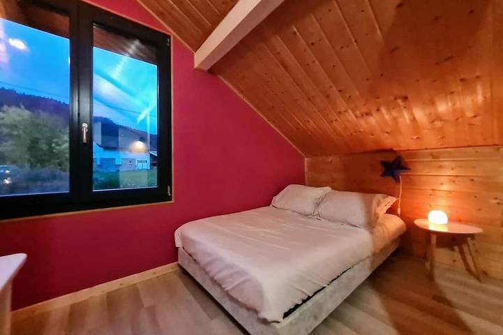 \"La Dame du Lac\" -  Chalet cocooning au bord du lac in Lac de Gérardmer, Gérardmer