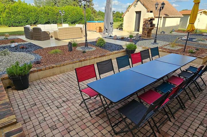 Gîte pour 12 personnes, avec jardin