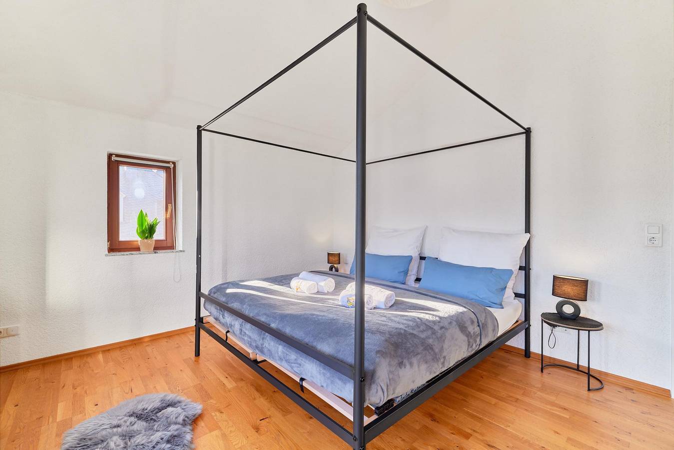 Geheel vakantieappartement, Traumferienwohnung Domblick in Limburg (Duitsland), Lahntal