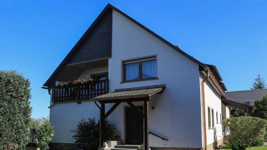 Ferienwohnung für 3 Personen, mit Pool und Balkon in Pirna