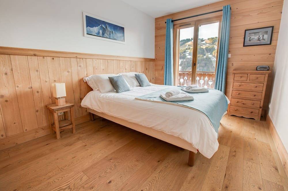 Modernes 4-Bett-Chalet mit Whirlpool, herrlichem Blick über Morzine in Morzine, Les Portes du Soleil