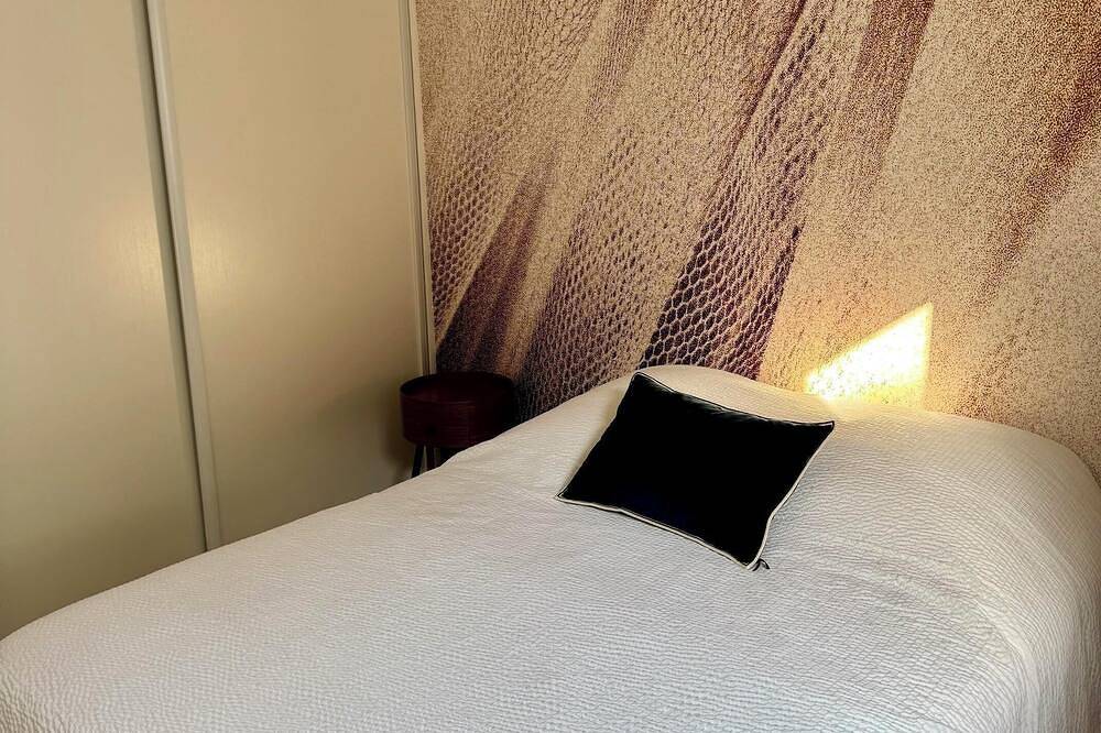 Entire apartment, Duplex apartment in the heart of Landerneau in Landerneau, Brest region