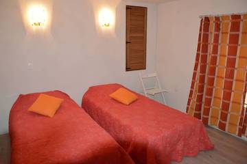 Gîte pour 4 Personnes dans Malaucène, Parc naturel régional du Mont-Ventoux, Photo 1