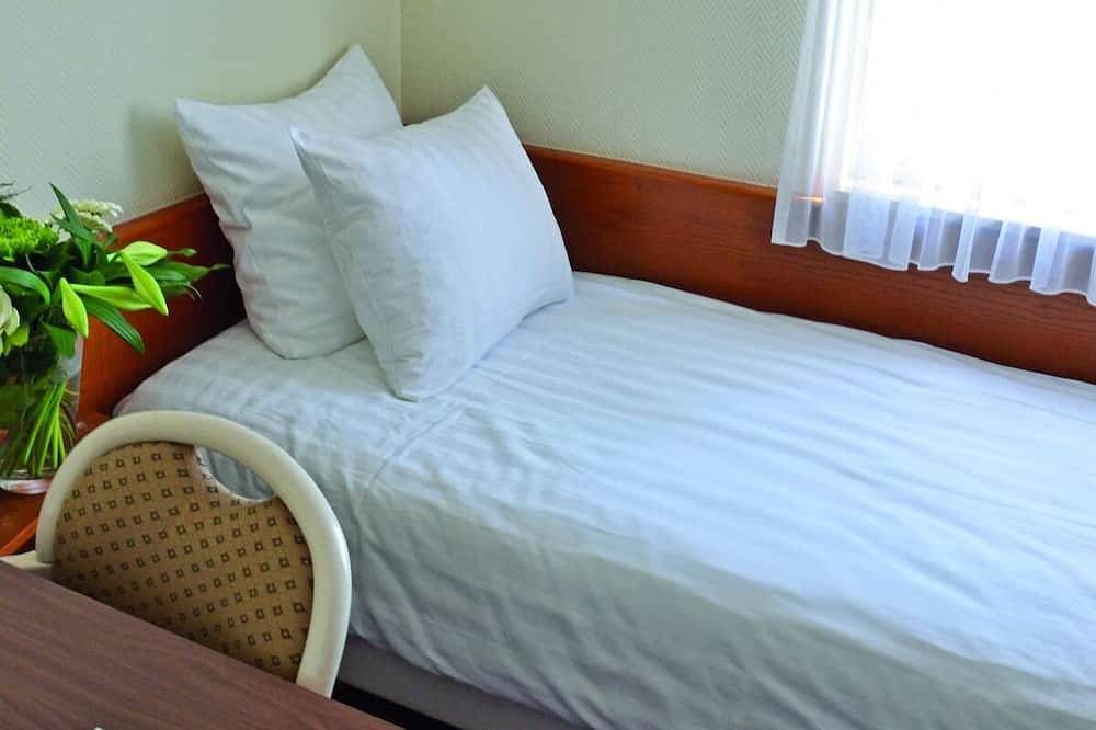 Relaxing Place with On-site Dining, Breakfast and Access to Town Walks! in Brielle, Niederländische Nordsee