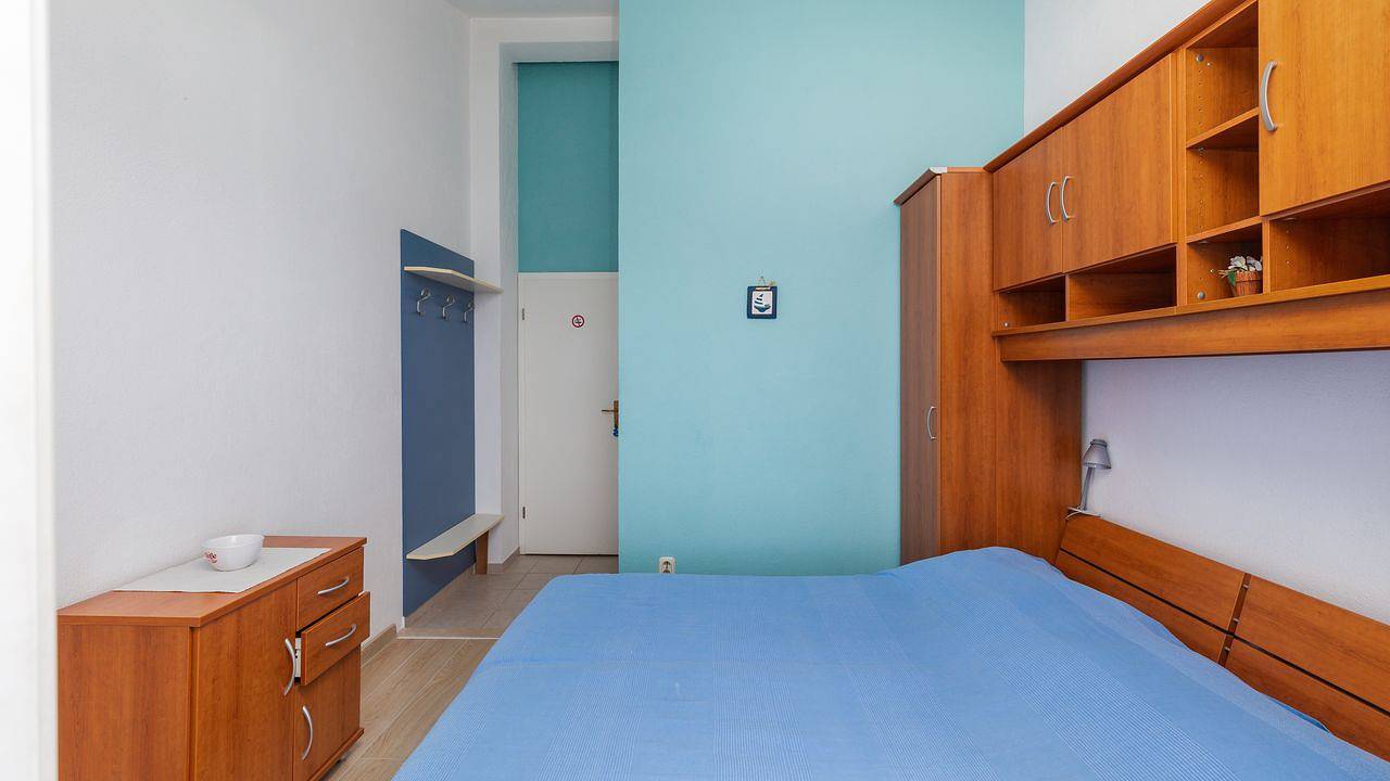 Entire holiday apartment, Zimmer für 2 Personen (13 m²) in Podgora in Podgora, Makarska Riviera