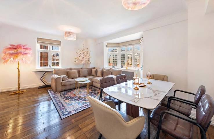 Vacation rental for 5 people, with Terrace and Hot tub as well as Yard and View in Knightsbridge