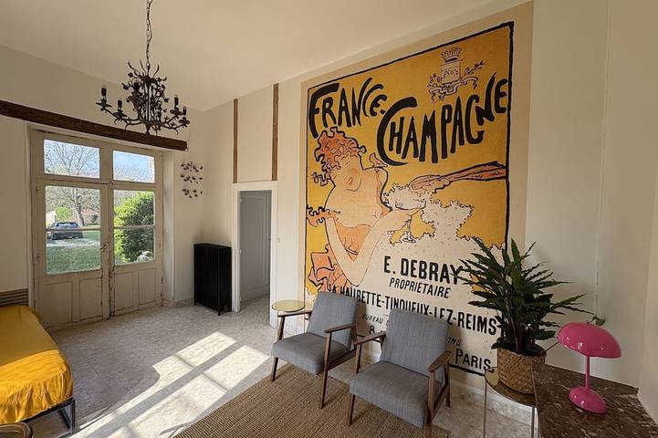 Gîte pour 2 personnes, avec piscine et jardin