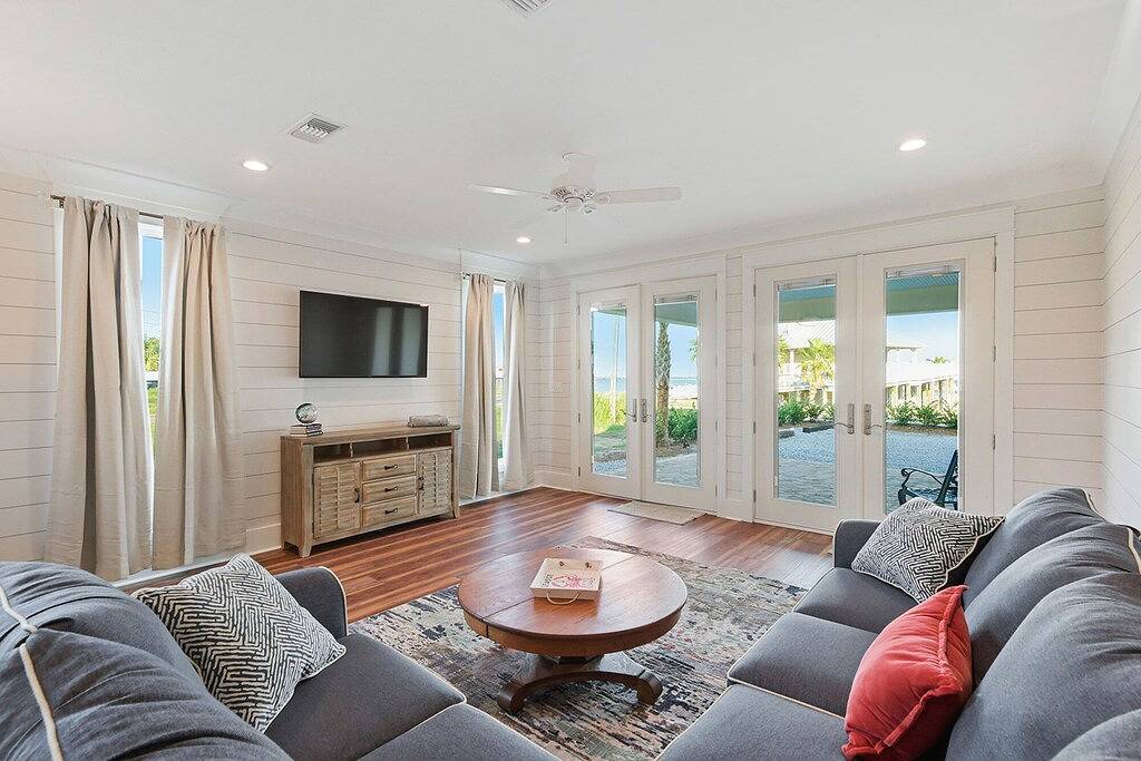 \"Prime Location\" New Beachfront 3 Schlafzimmer am Strand in der Innenstadt von Bay St. Louis in Bay St. Louis, Mississippi Gulf Coast