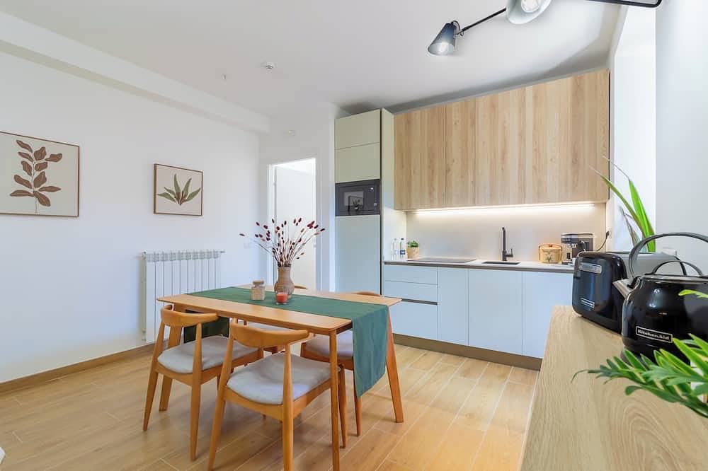 Ganze Wohnung, VerdeLuce Suite: Luxury Apartment with Private Parking in Fiuggi, Frosinone Provinz