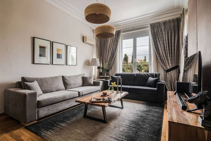 Villa for 8 people in Athens