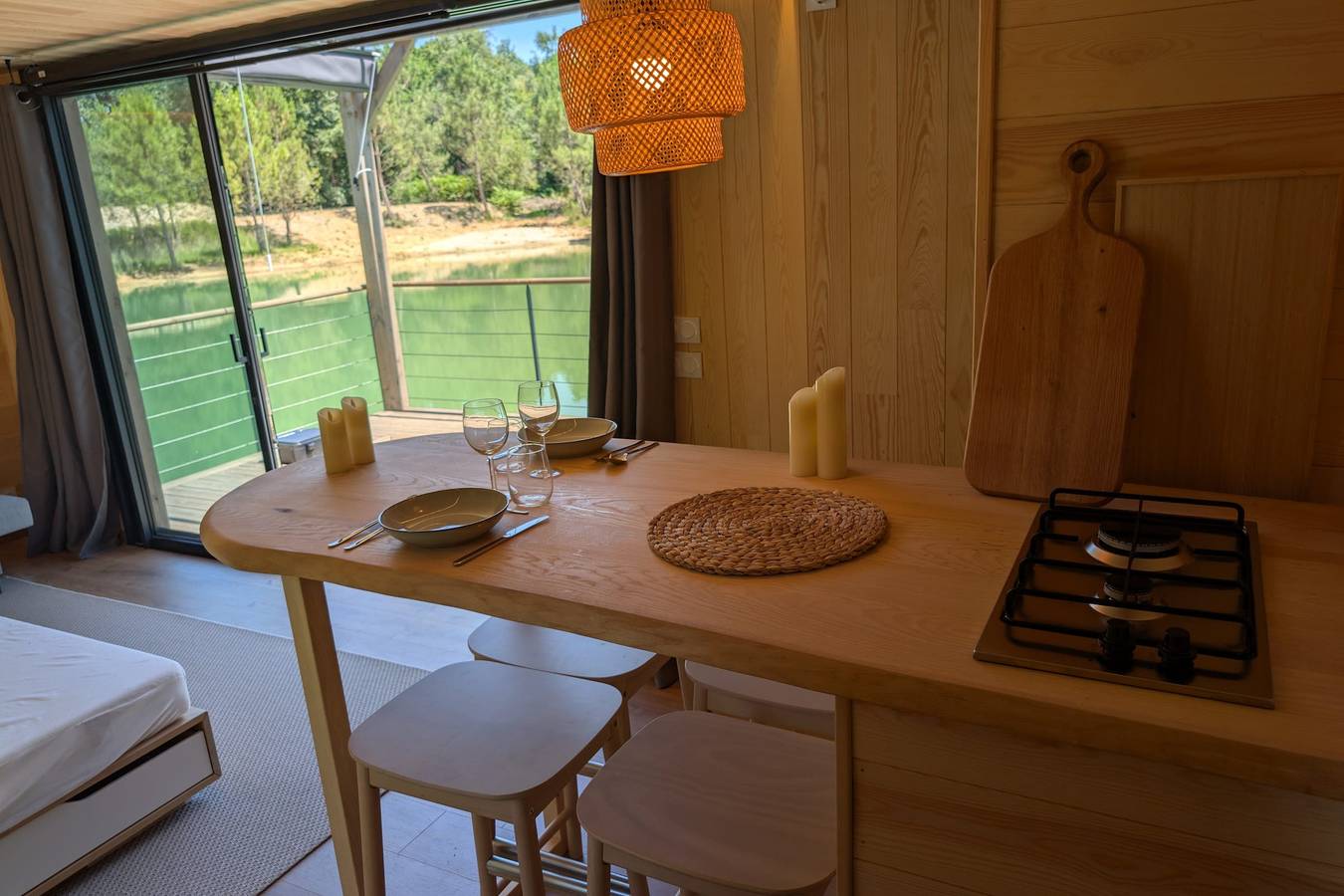 Lodge sur l'eau en Dordogne in Parcoul, Périgord Vert