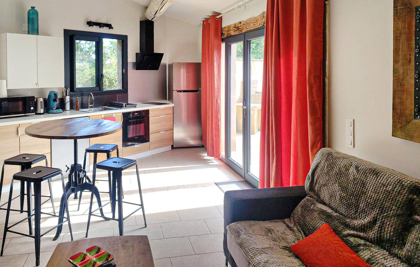 Encantador apartamento vacacional con piscina, jardín y wifi gratuito in Monieux, Parque natural regional del Mont Ventoux
