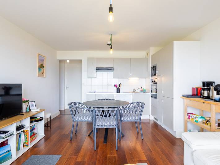 Appartement entier, Appartement 'Les Pieds Dans L'eau' avec vue sur la mer, terrasse privée et Wi-Fi in Trébeurden, Côte de Granit Rose