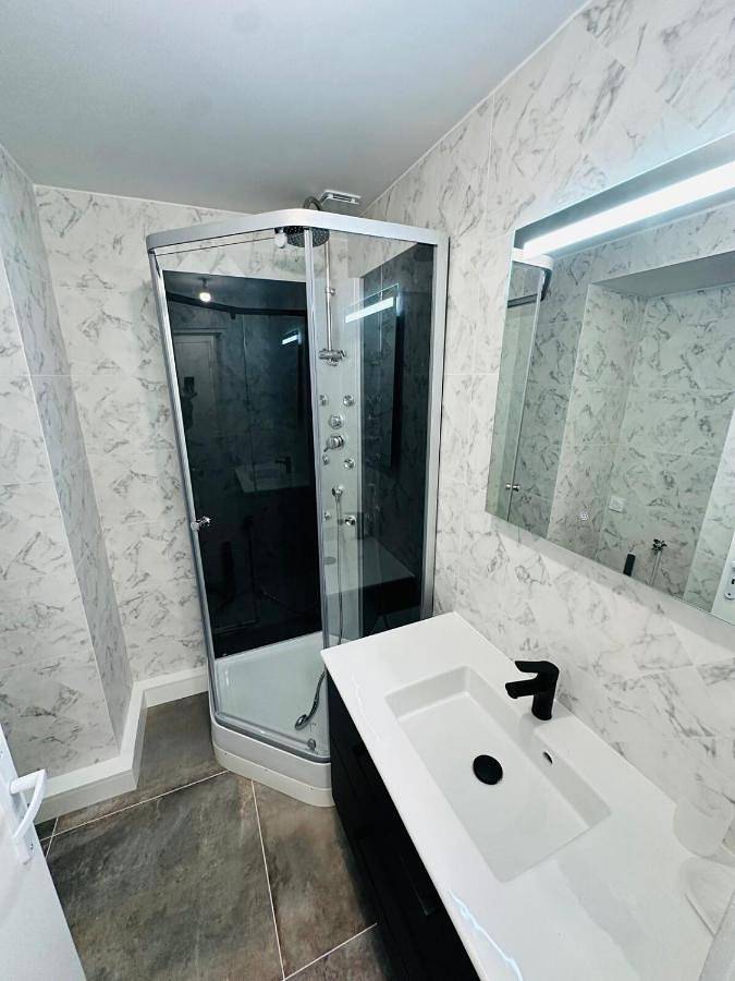 Gîte pour 2 personnes, avec terrasse, animaux acceptés dans Thermes Les Ecureuils - 2