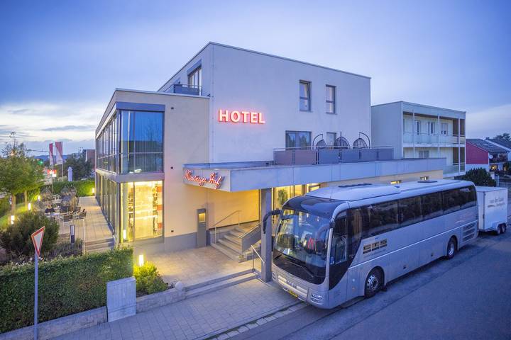Hotel, mit Balkon/Terrasse und Terrasse in Neumarkt in der Oberpfalz - 3