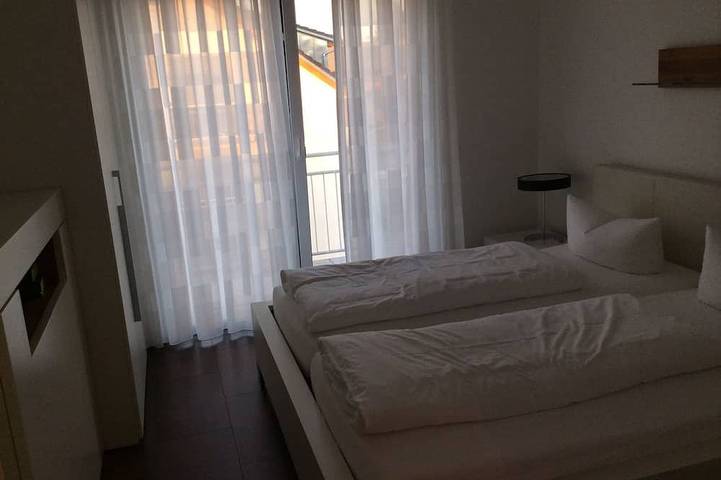 Ganze Wohnung, 4-Sterne-Appartment mit Hotelservice für den Aktiv-Urlaub - Golf, Mountainb. uvm in Bad Bellingen, Südschwarzwald