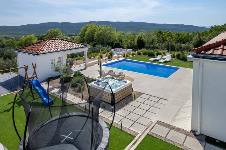 Villa für 6 Personen mit Garten in Grad Benkovac, Zadar