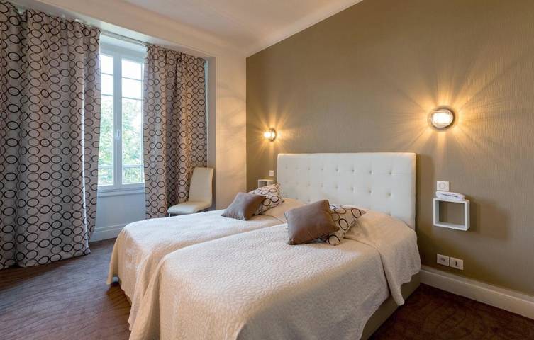 Hôtel pour 2 personnes, avec vue à Chamalières - 4